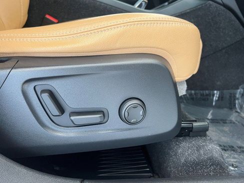 Used 2019 Volvo XC40 T5 Inscription image 18