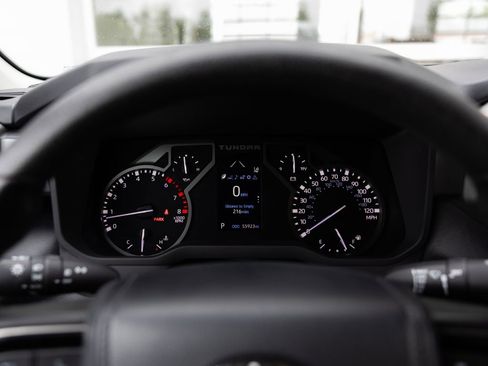 Used 2022 Toyota Tundra SR5 w/ SR5 Convenience Package AWD/4WD image 18