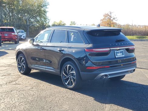 New 2025 Lincoln Corsair Reserve image 3