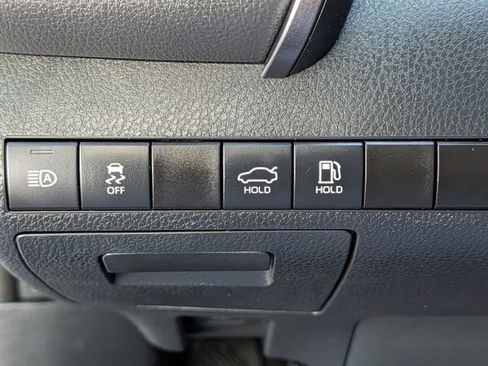 Used 2024 Toyota Camry SE image 8