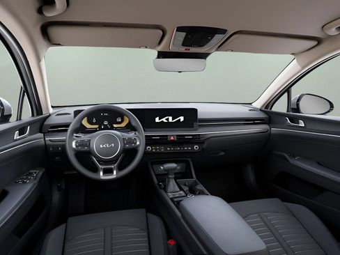 Used 2025 Kia K5 LXS FWD image 10