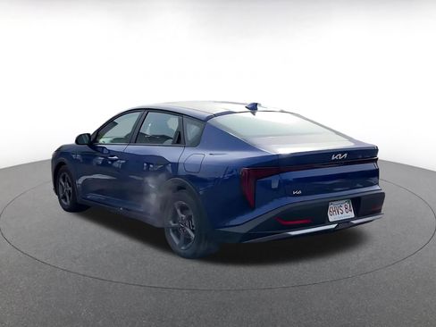 Used 2025 Kia K4 LXS image 11