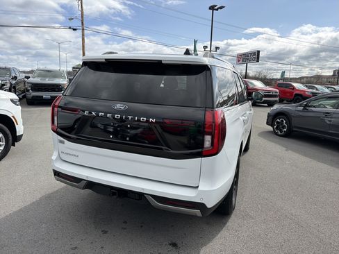Used 2025 Ford Expedition Platinum AWD/4WD image 7
