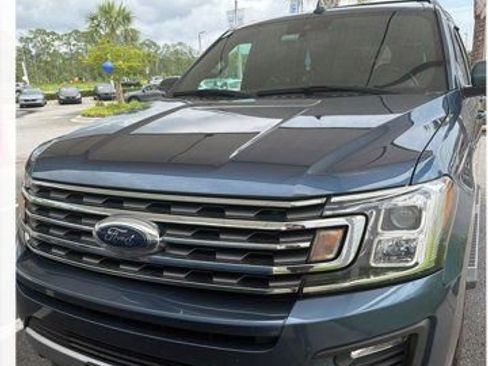 Used 2020 Ford Expedition XLT w/ Equipment Group 202A AWD/4WD image 11
