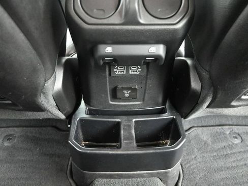 Used 2022 Jeep Wrangler Unlimited Rubicon w/ LED Lighting Group AWD/4WD image 32