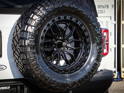 New 2025 Ford Bronco Badlands image 30