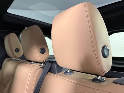 New 2025 Land Rover Discovery Dynamic SE image 25