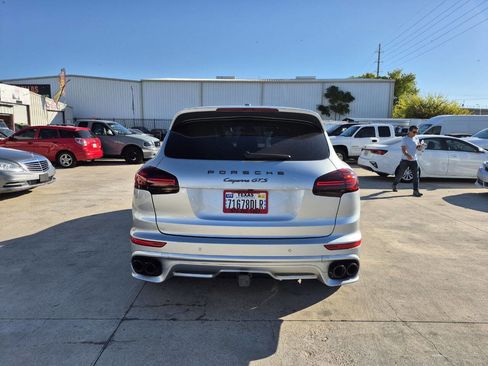 Used 2016 Porsche Cayenne GTS image 7