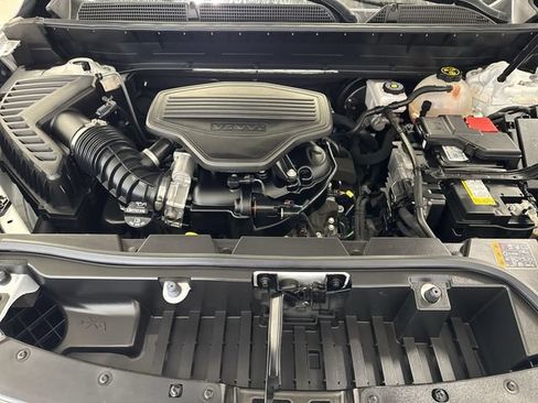 Certified 2023 GMC Acadia Denali w/ Denali Ultimate Package AWD/4WD image 35