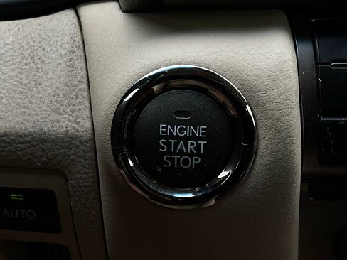 Used 2014 Lexus LS 460 w/ Comfort Package image 31