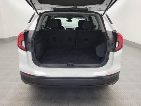 Used 2024 GMC Terrain SLE FWD image 29