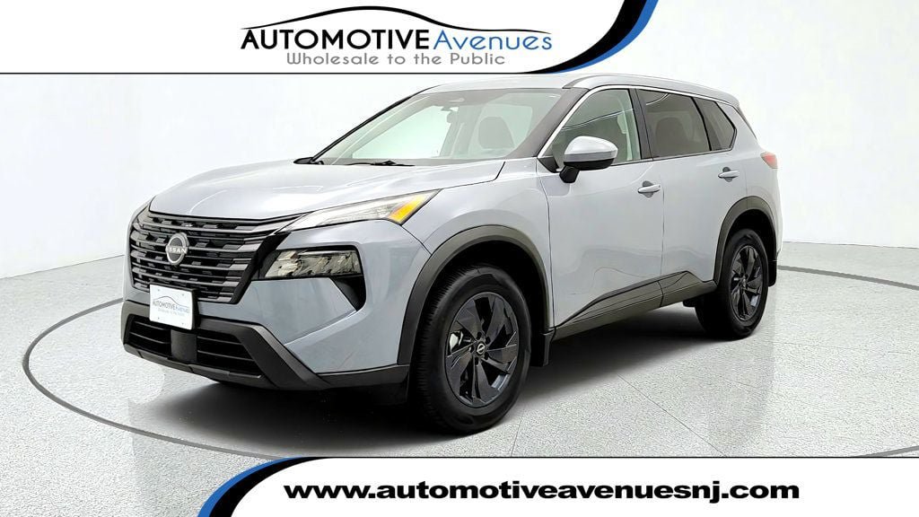 Used 2026 Nissan Rogue SV w/ Cold Weather Package AWD/4WD image 1
