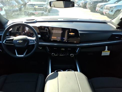 New 2026 Chevrolet Suburban LS image 11