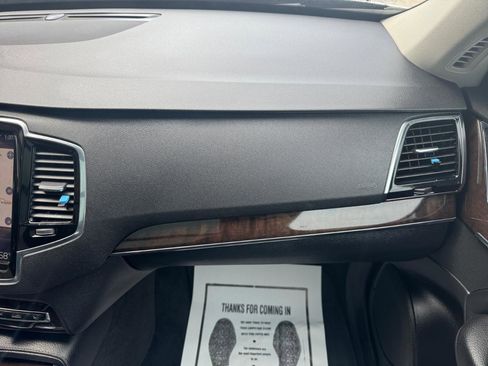 Used 2016 Volvo XC90 T6 Momentum w/ Momentum Plus Package image 24