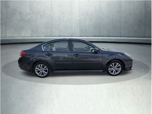 Used 2014 Subaru Legacy 2.5i Premium image 2