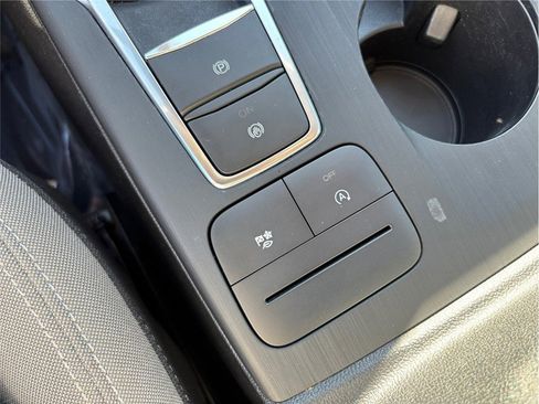 Used 2020 Ford Escape SE image 33