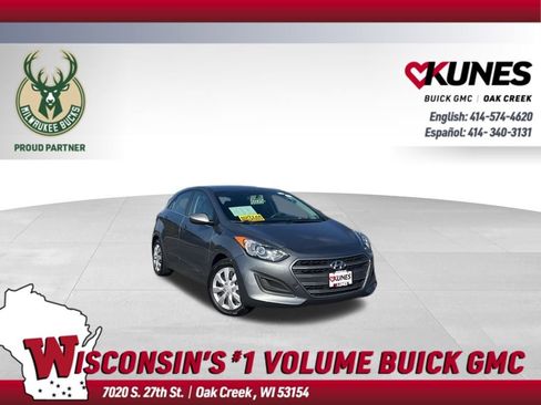 Used 2017 Hyundai Elantra GT image 1