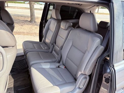 Used 2014 Honda Odyssey EX-L image 12