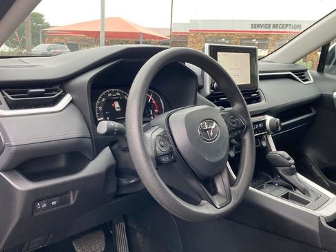 Certified 2025 Toyota RAV4 XLE FWD image 9