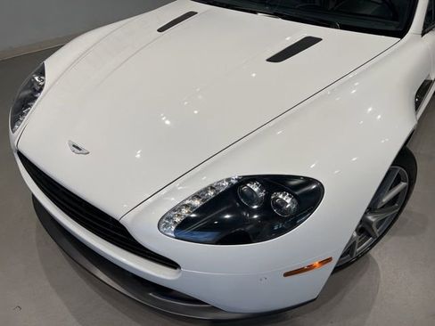 Used 2013 Aston Martin V8 Vantage Roadster image 13