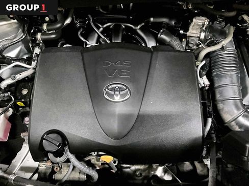 Used 2021 Toyota Highlander XLE AWD/4WD image 33