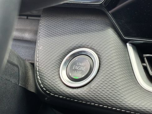 Used 2025 Chevrolet Equinox LT FWD image 22