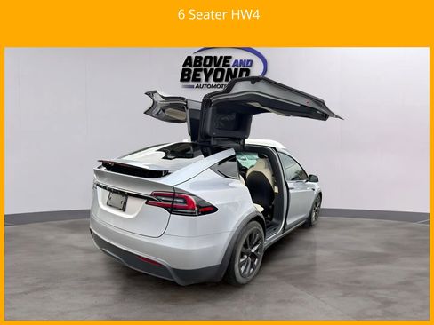 Used 2025 Tesla Model X image 10