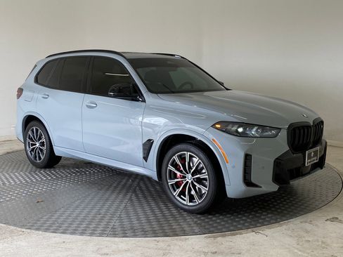 Certified 2025 BMW X5 M60i w/ Climate Comfort Package image 7