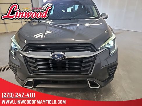 Used 2023 Subaru Ascent Touring AWD/4WD image 3