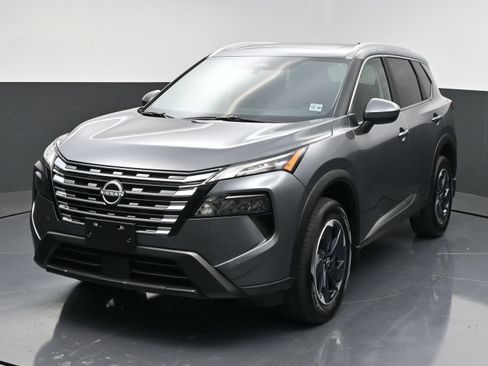 Used 2026 Nissan Rogue SV w/ SV Premium Package AWD/4WD image 3