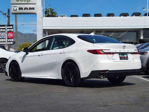 Used 2025 Toyota Camry SE image 2