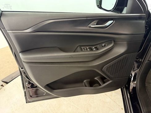 New 2025 Jeep Grand Cherokee Altitude image 10