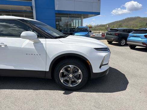 Used 2023 Chevrolet Blazer LT w/ LPO, Floor Liner Package AWD/4WD image 2