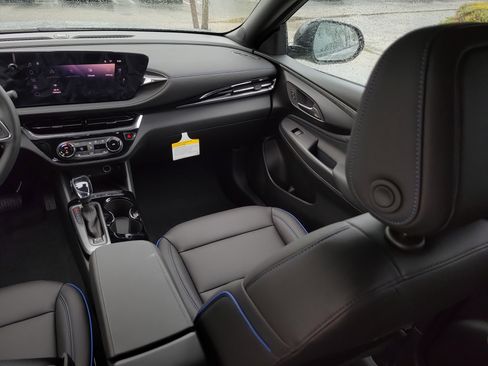 New 2026 Buick Envista Sport Touring FWD image 16