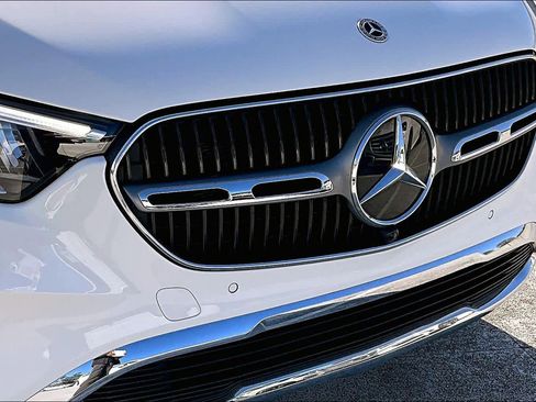 Certified 2025 Mercedes-Benz GLC 300 image 29