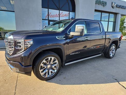 Used 2024 GMC Sierra 1500 Denali w/ Denali Reserve Package AWD/4WD image 3
