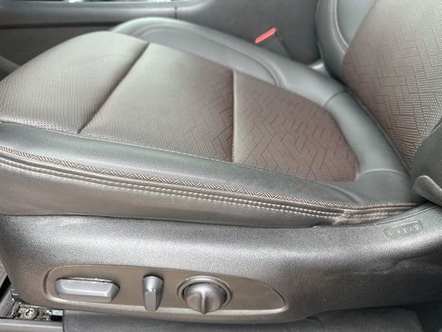 Used 2023 Chevrolet Traverse High Country AWD/4WD image 6