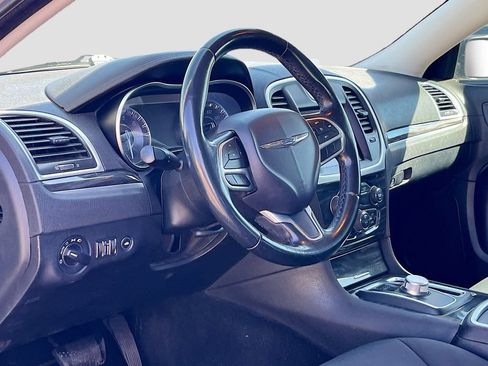 Used 2019 Chrysler 300 Touring w/ Sport Appearance Package RWD image 9
