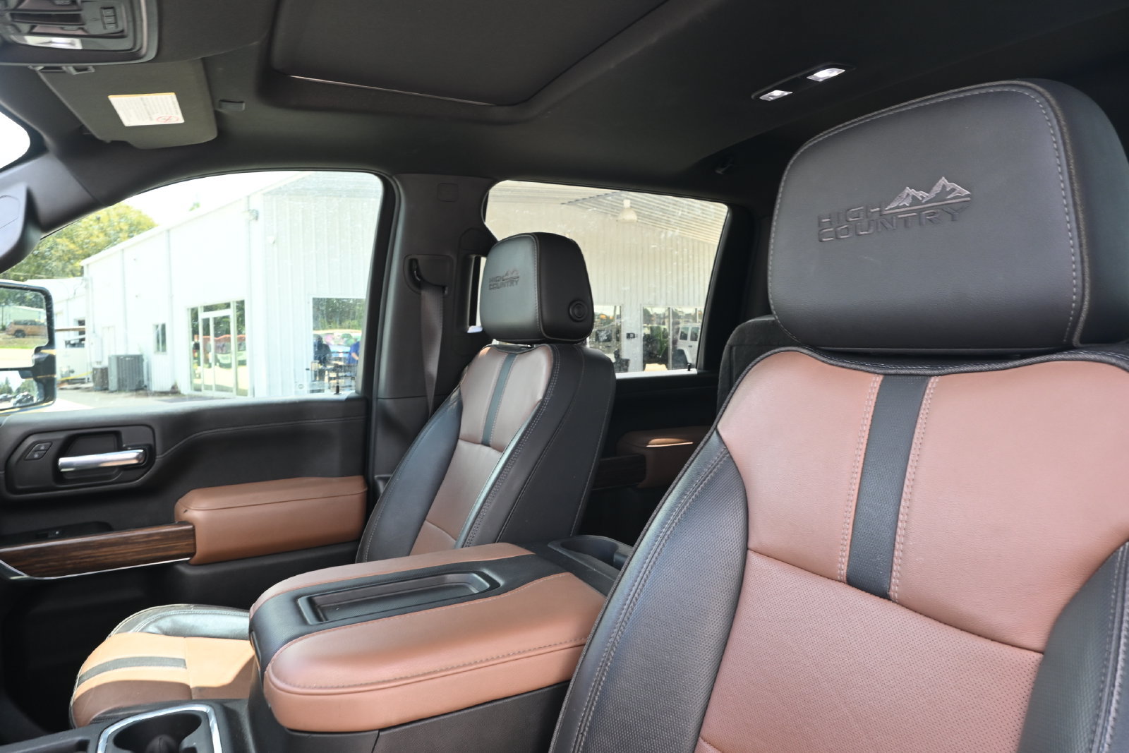 Used 2022 Chevrolet Silverado 2500 High Country w/ Technology Package AWD/4WD image 12