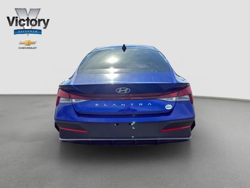 Used 2025 Hyundai Elantra SE image 7