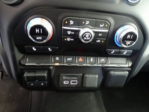 Used 2020 GMC Sierra 1500 SLT w/ Snow Plow Prep Package image 12