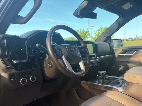 Used 2023 GMC Sierra 1500 SLT w/ SLT Premium Package AWD/4WD image 13