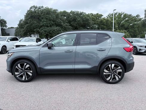 Certified 2023 Volvo XC40 B5 Ultimate w/ Protection Package Premier AWD/4WD image 3