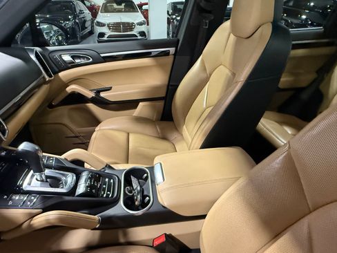 Used 2016 Porsche Cayenne S AWD/4WD image 17
