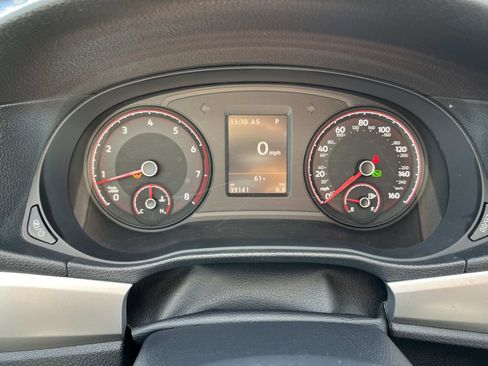 Certified 2022 Volkswagen Passat 2.0T SE image 9