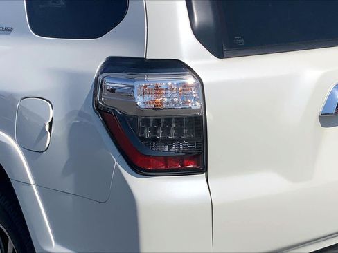 Used 2022 Toyota 4Runner Limited AWD/4WD image 29