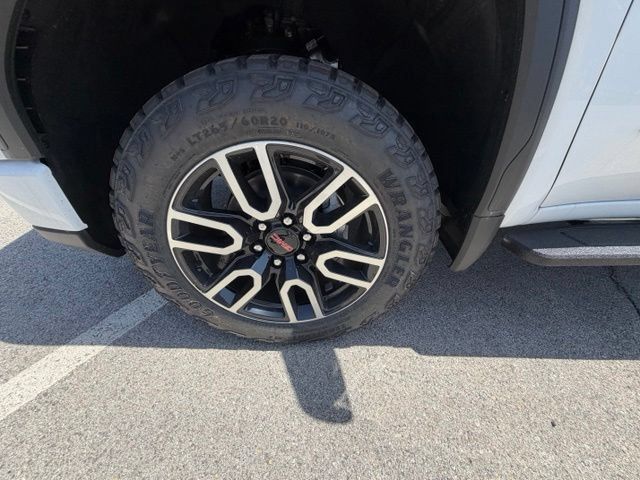 New 2026 GMC Sierra 1500 AT4 w/ AT4 Premium Package AWD/4WD image 33