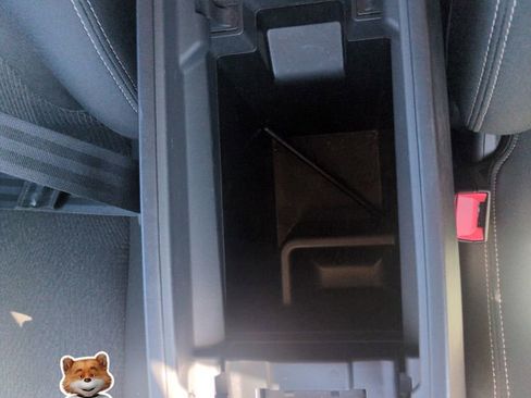 Used 2024 Nissan Rogue SV image 34