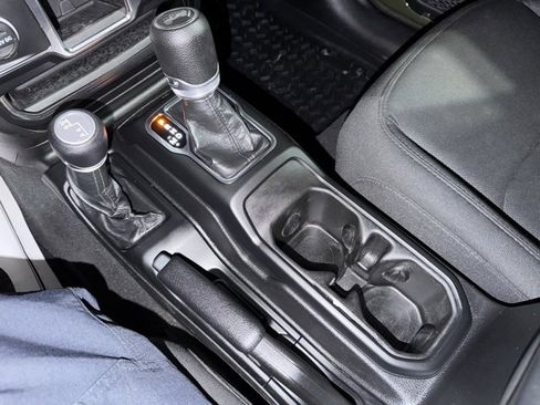 Used 2021 Jeep Wrangler Unlimited Sport image 26