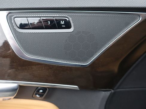 Used 2018 Volvo XC90 T6 Momentum w/ Convenience Package image 30